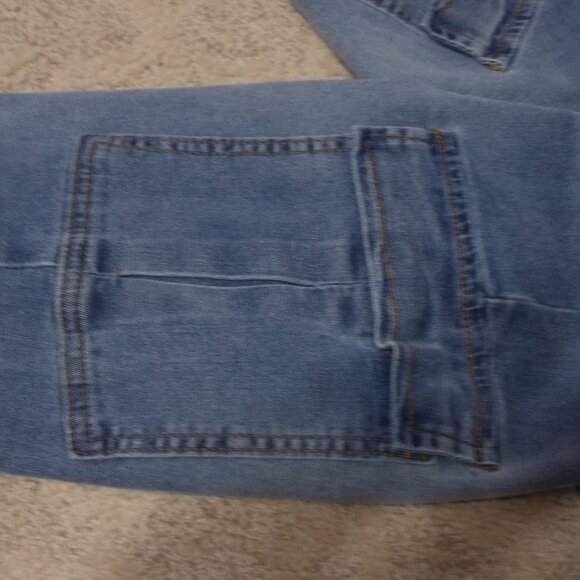 NWT-Flap Pocket Side Cargo Jeans Size-Large - Picture 5 of 7